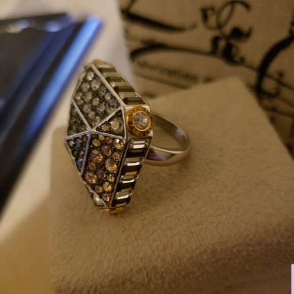 Hendri Bendel cocktail ring - Picture 4 of 6